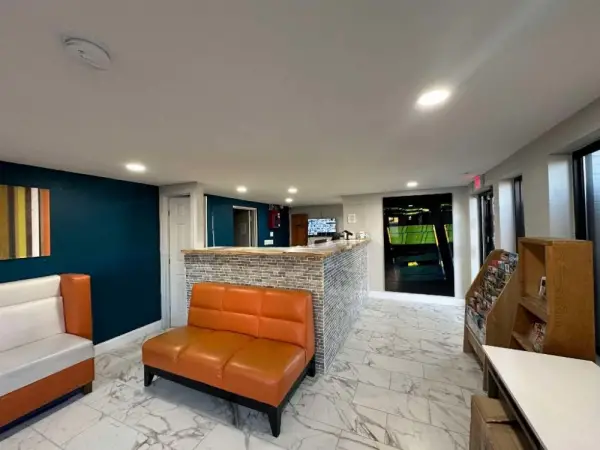 Rodeway Inn 4