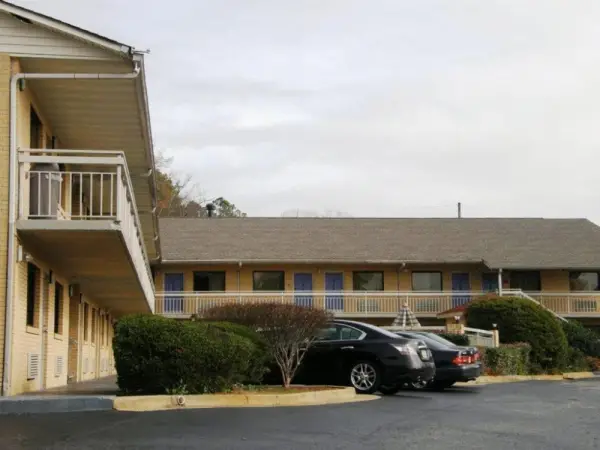 Rodeway Inn 5
